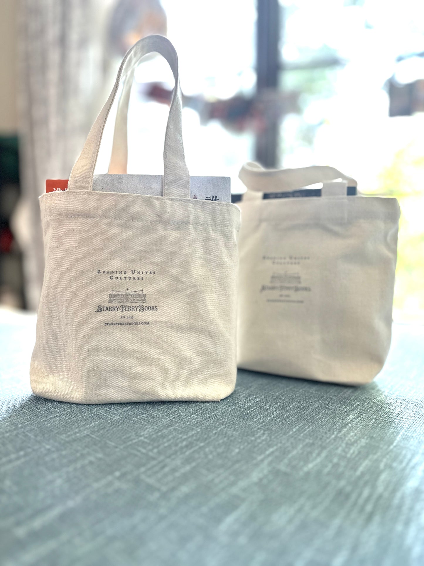 Reading Unites Cultures - Mini Book Tote