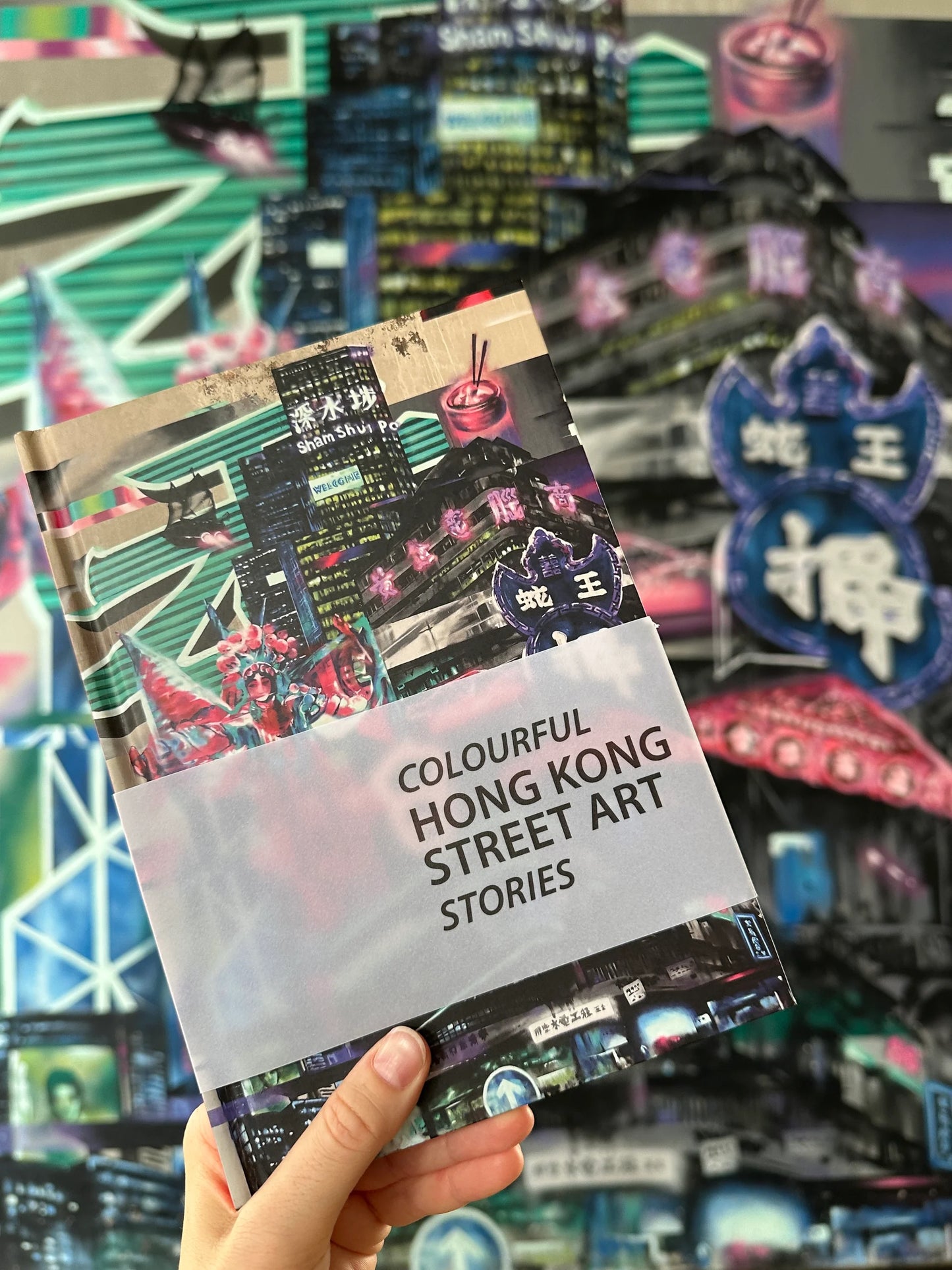COLOUFUL HONG KONG STREET ART STORIES